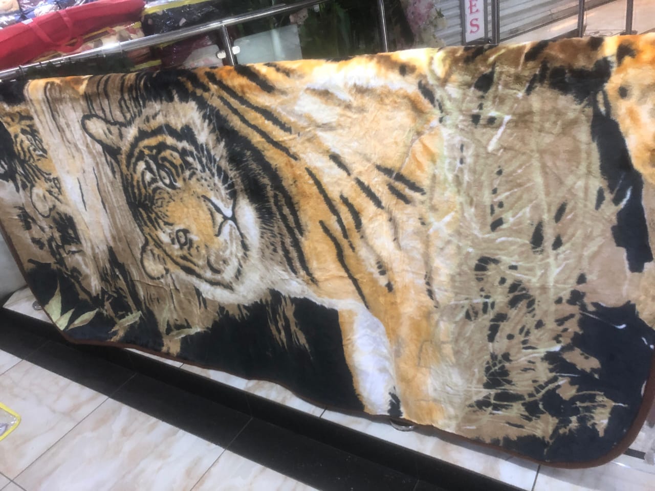 Korean 4kg Blanket – Heavy, Cozy & Ultra-Soft