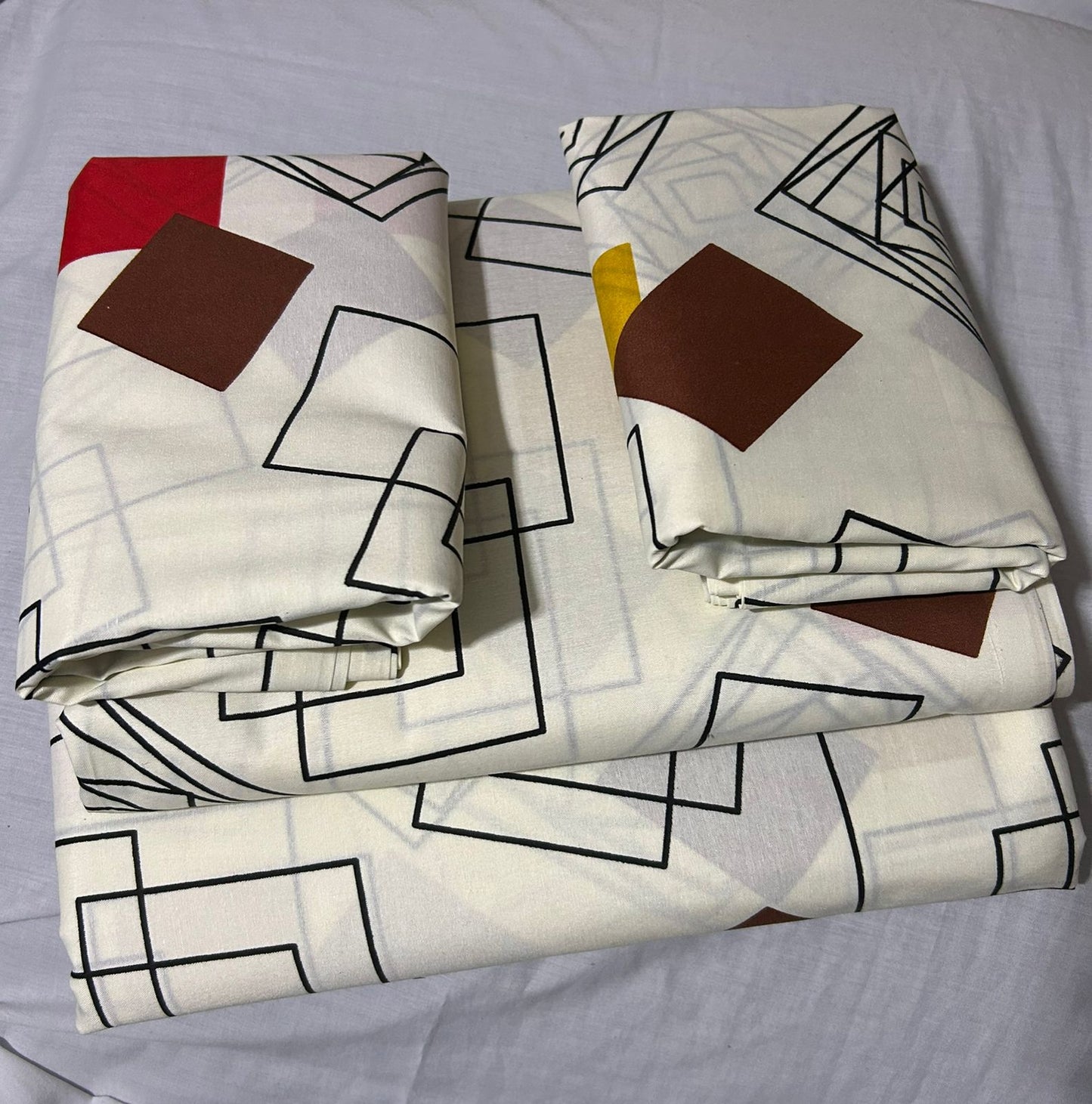 Luxury Floral Printed Cotton Bedsheet Set – Soft & Breathable (King/Queen Size)