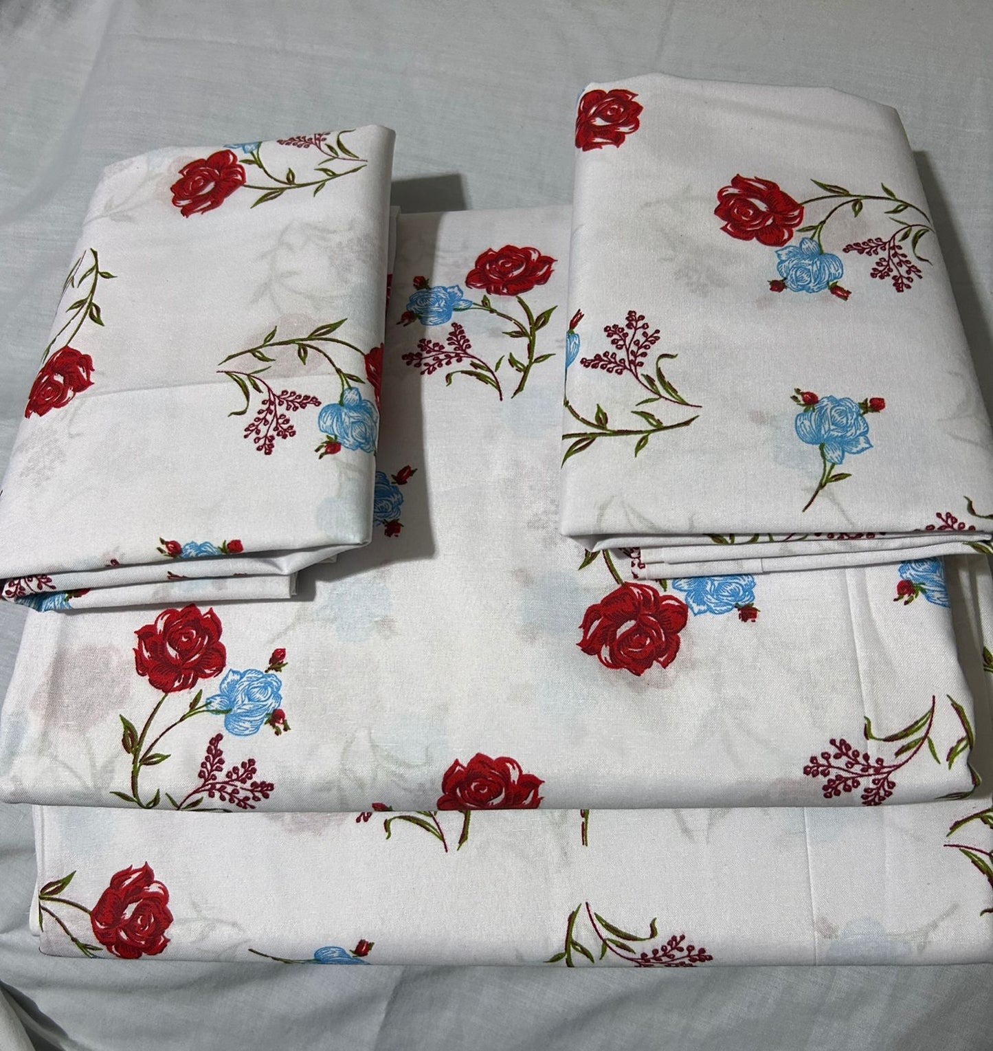Luxury Floral Printed Cotton Bedsheet Set – Soft & Breathable (King/Queen Size)