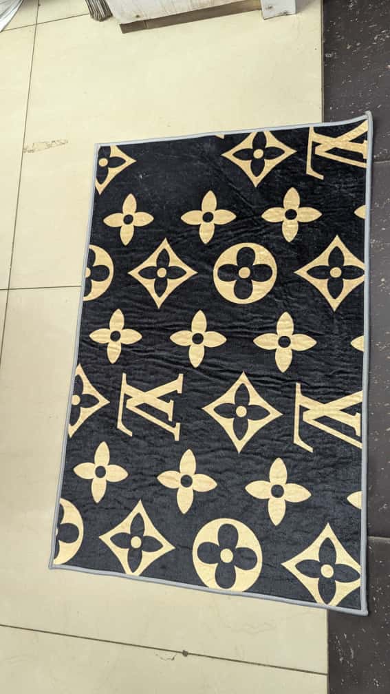 HD Doormat – Heavy-Duty, Non-Slip & Dirt-Trapping