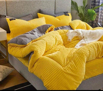 Velvet 4-Piece Duvet Set – Soft, Cozy & Elegant